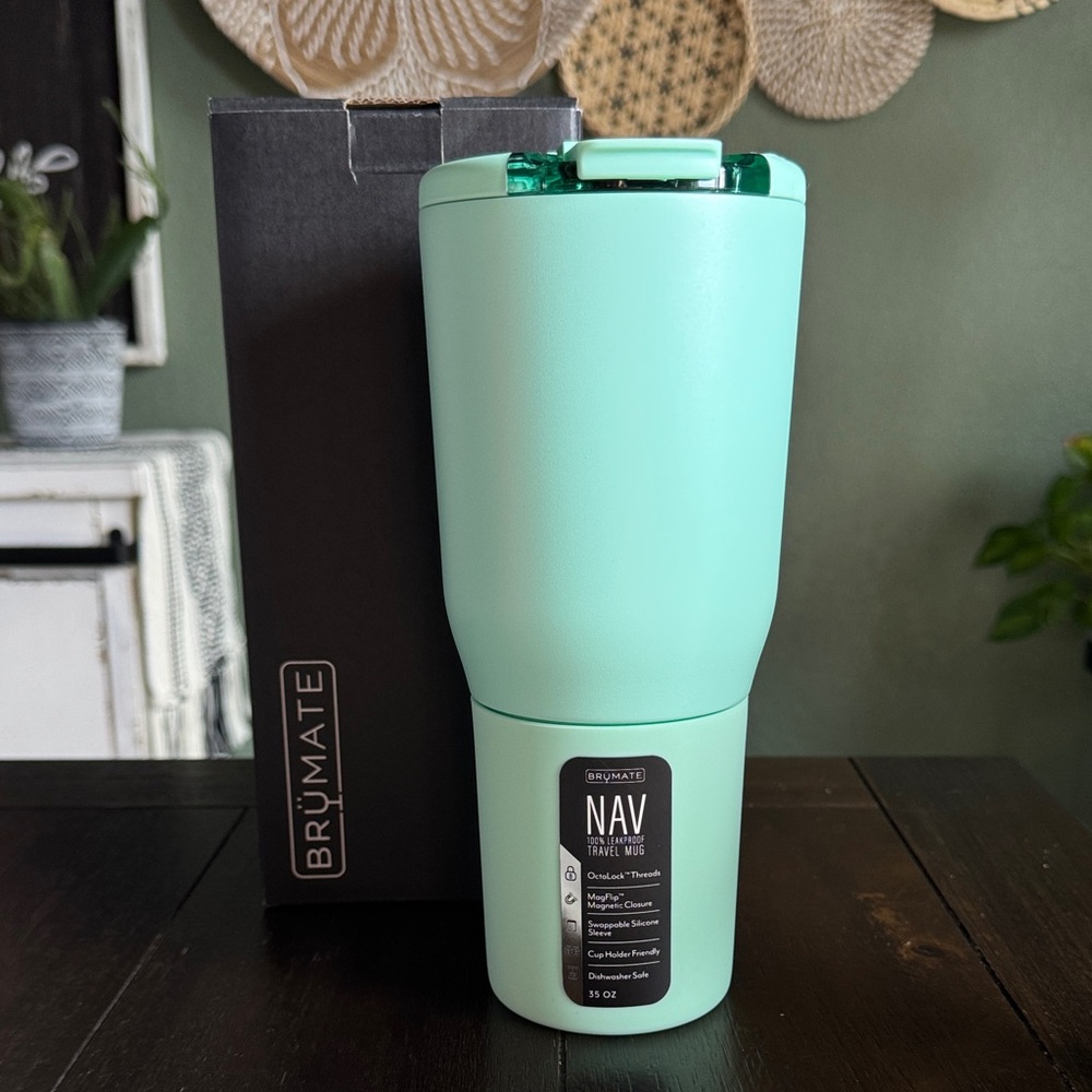 BruMate Nav 35oz in Mint! Limited Edition! New!
